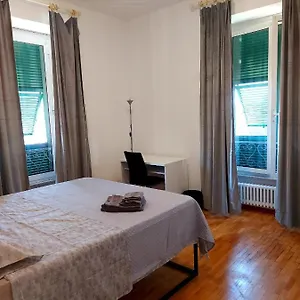 genova-rooms-16121.hotelitalianriviera.com/